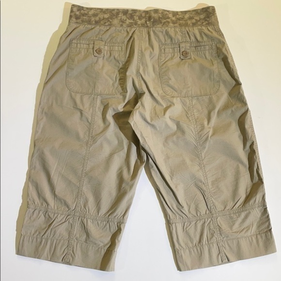Nike ACG | Khaki Capri Short Hiking Pants - Picture 4 of 6